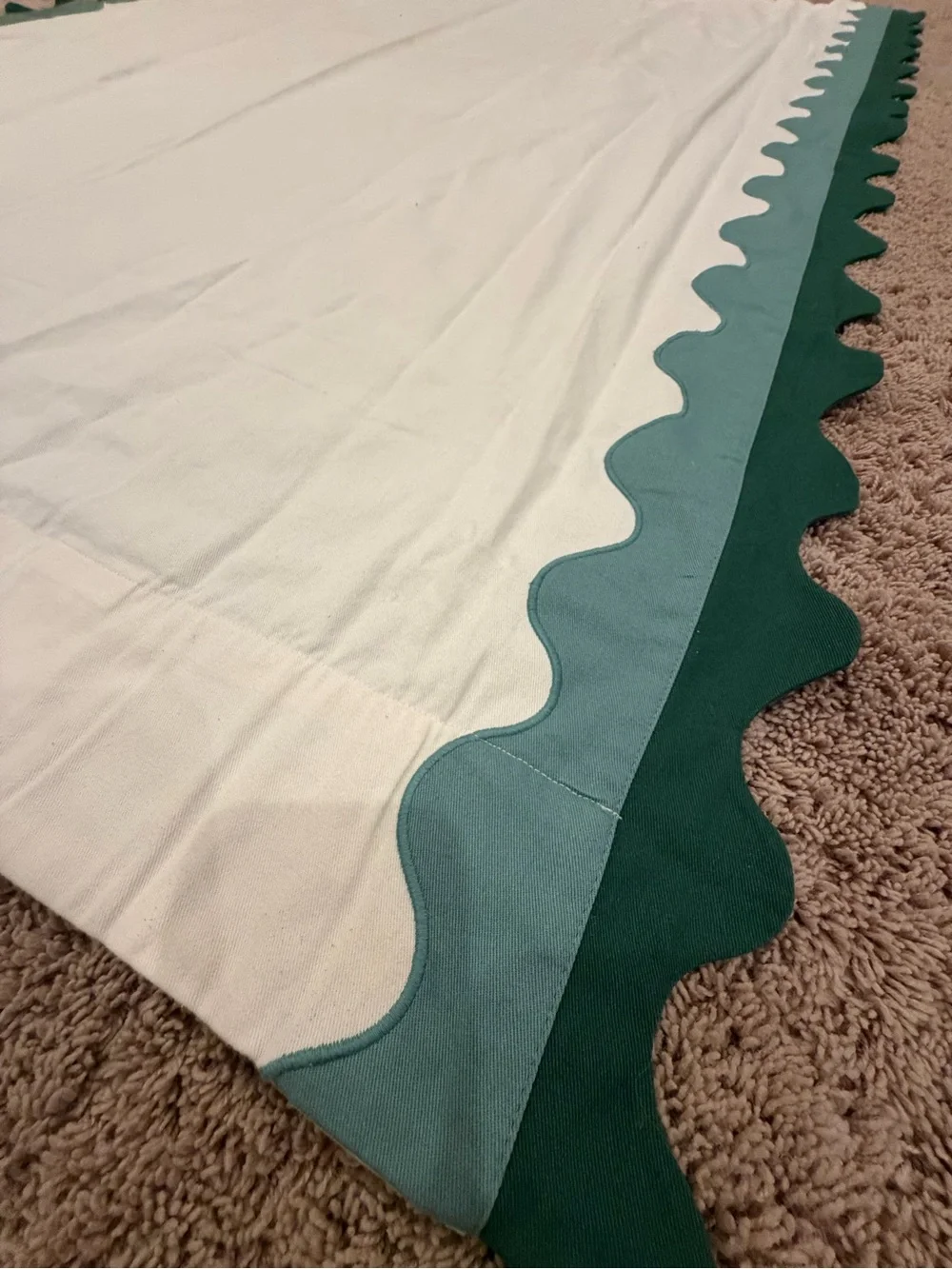 New 63 x 50 Anthropologie Maeve scallopped curtain white cream green scallop
